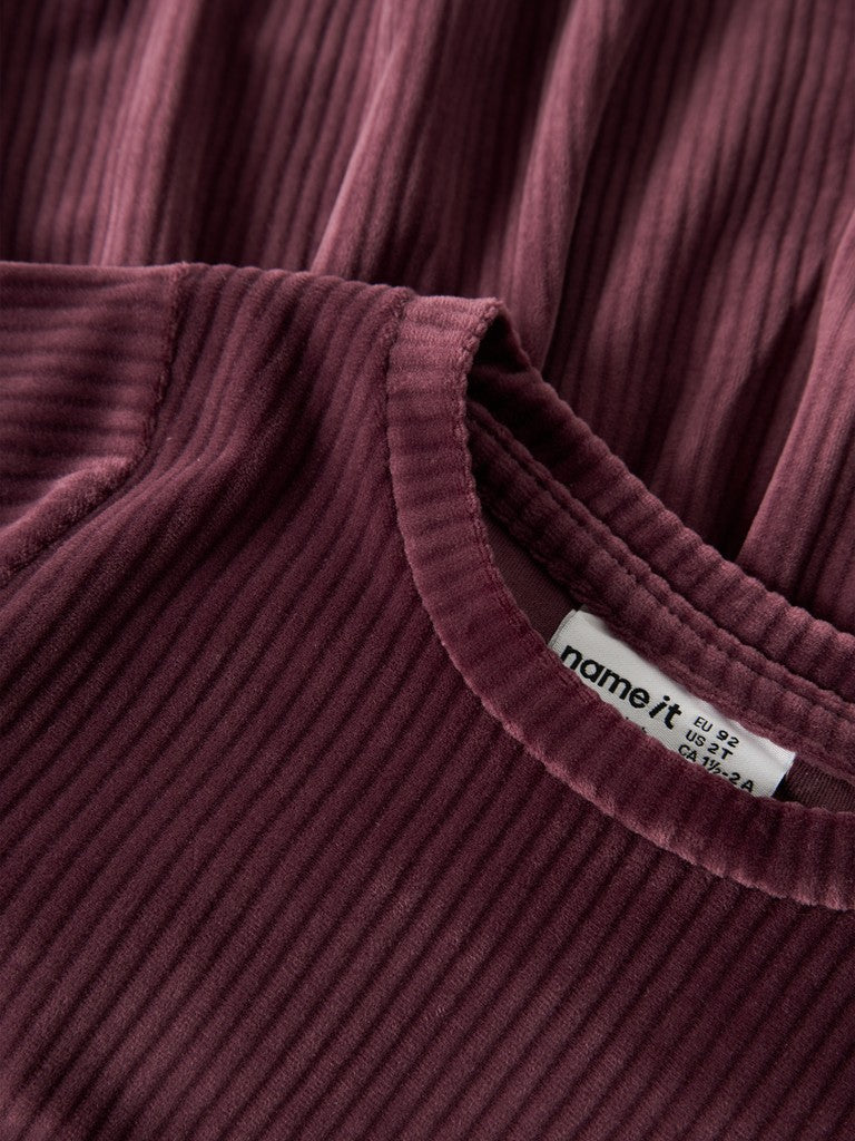 Klänning Veloa Långärmad M Ribbad Velour Vinröd