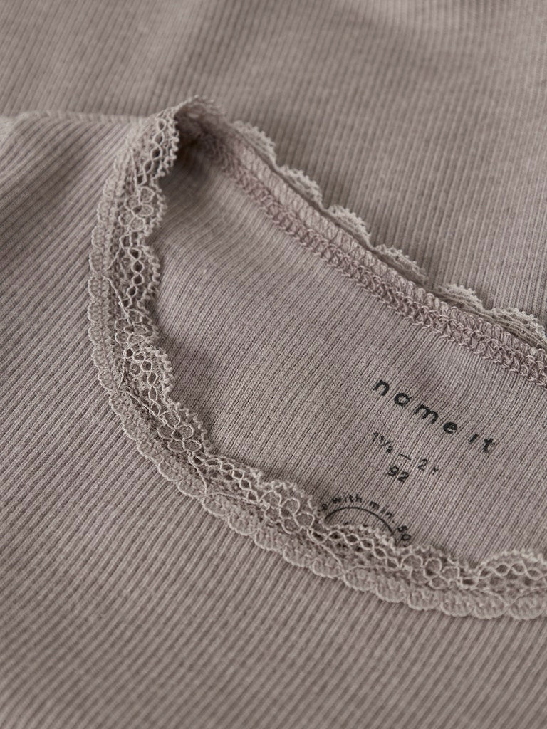 Långärmad Topp Kab M Ribbad Spetsdetalj Beige